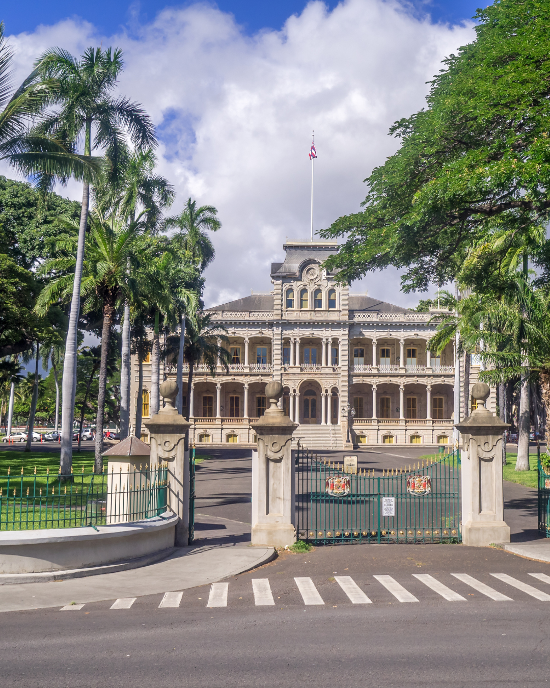 entryway to historic iolani palace on oahu island