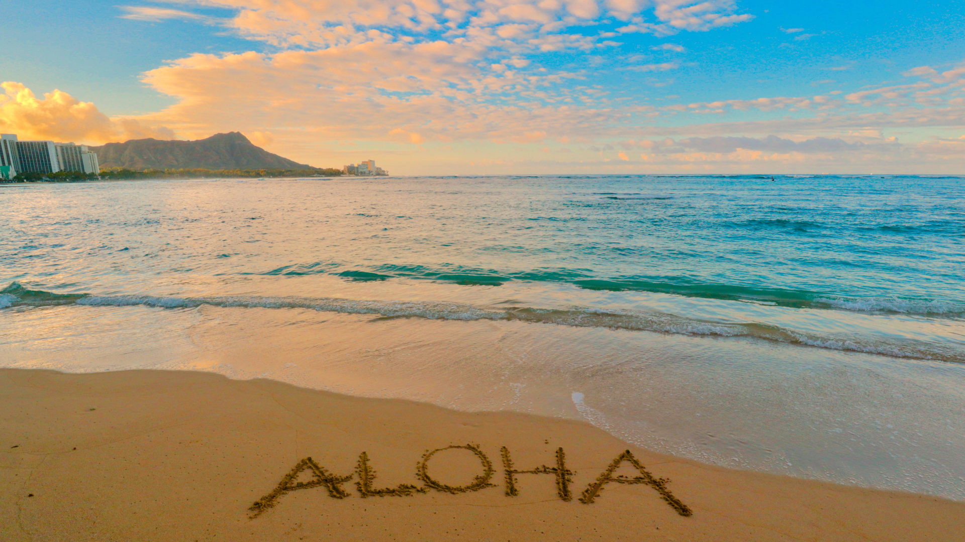 Waikiki-Beach-Oahu best beaches in Oahu