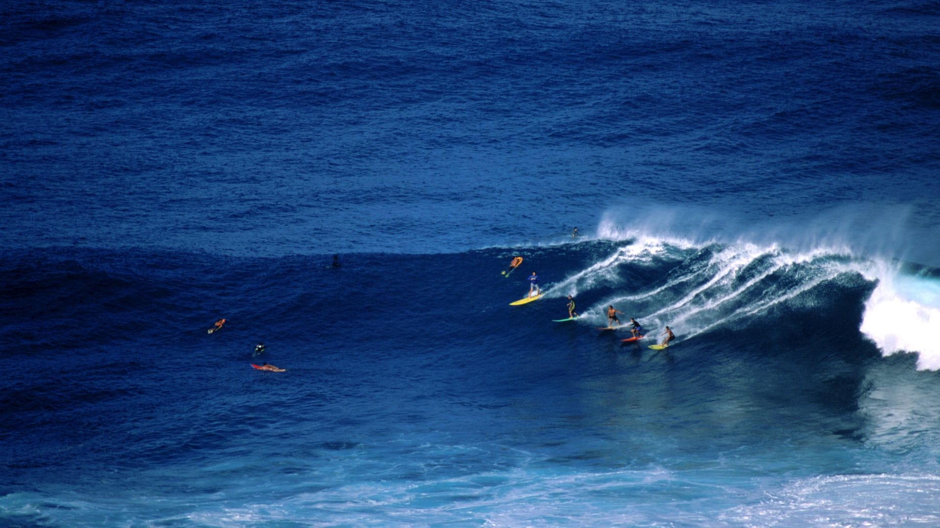 Hawaii-Winter-Surfing