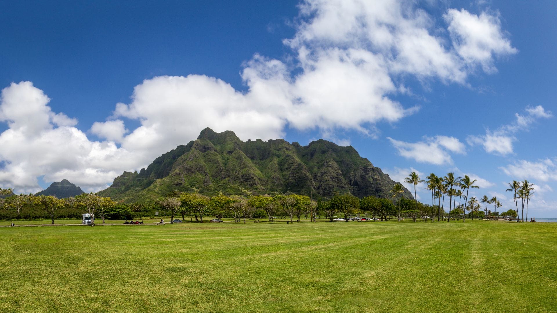 How Far is Kualoa Ranch from Waikiki - Overview