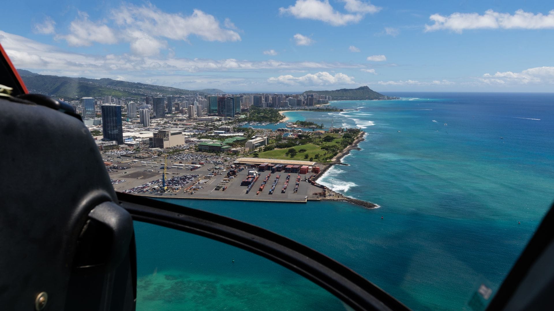 Join a Helicopter Tour Around Oahu
