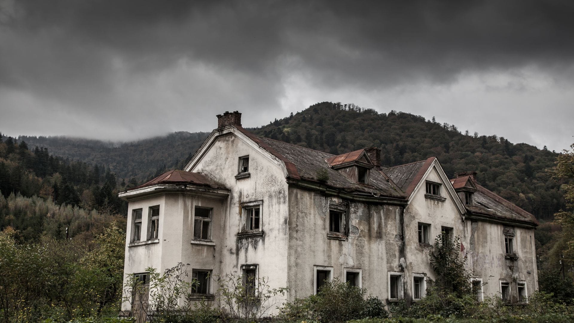 Haunted-Houses