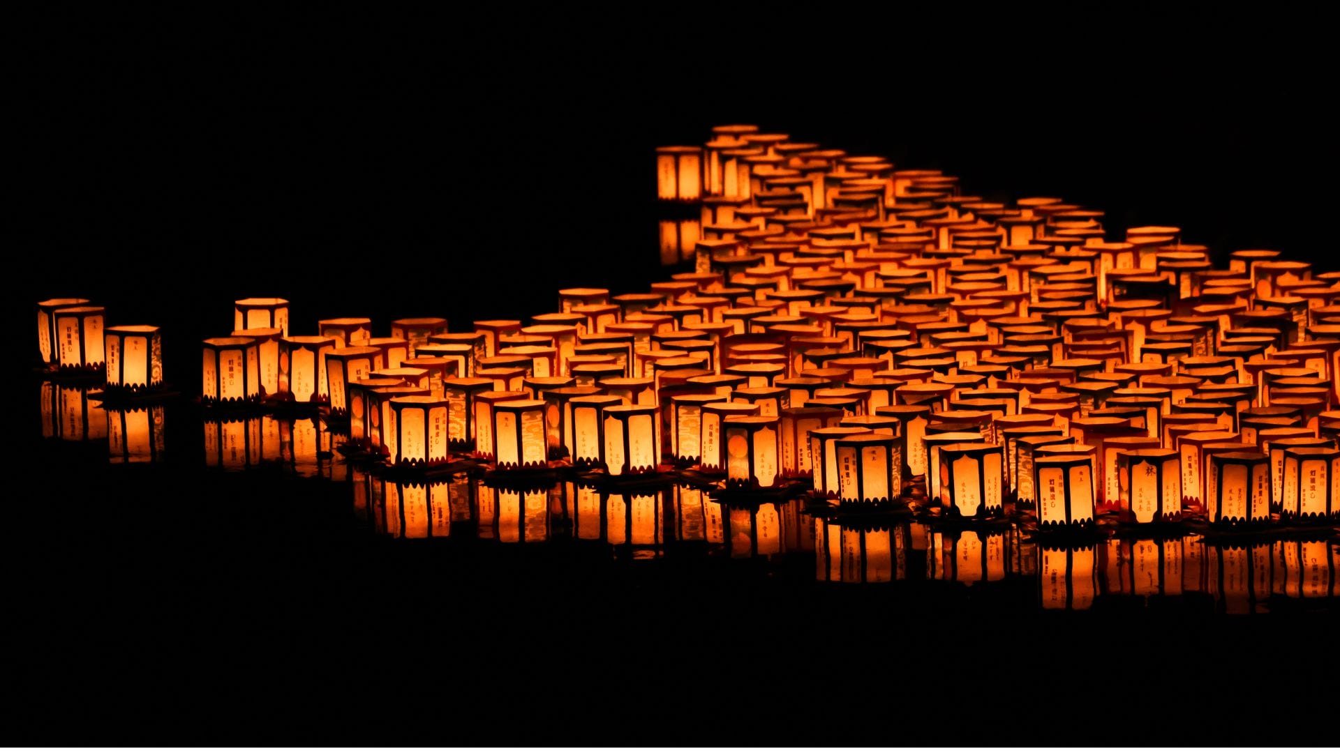 Lantern-Floating-Hawaii-Festival-Overview